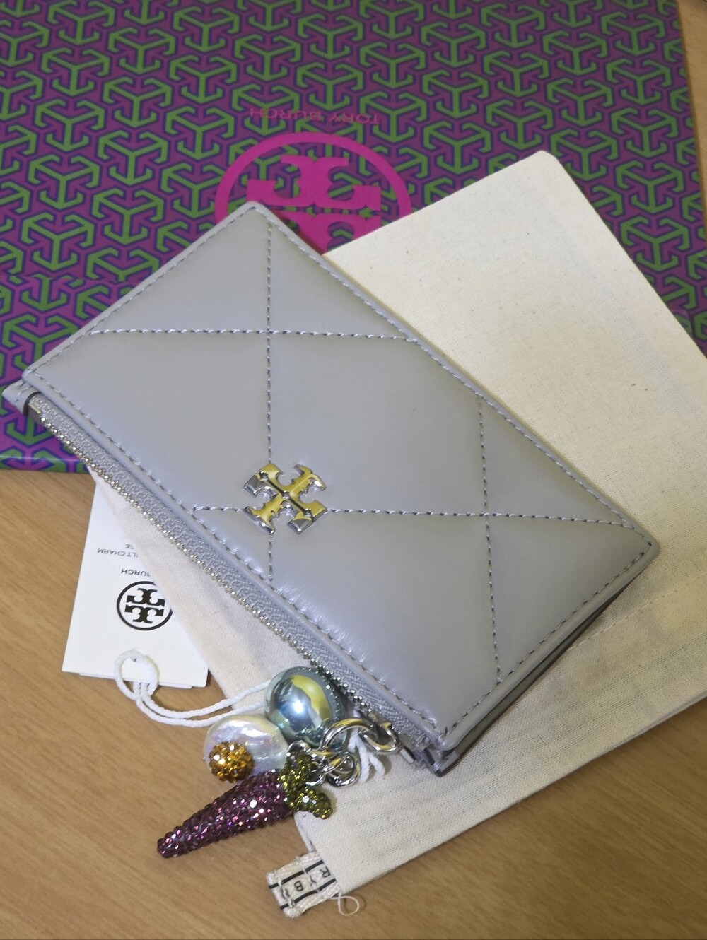 Tory Burch KIRA DIAMOND QUILT CHARM ZIP CARD CASE